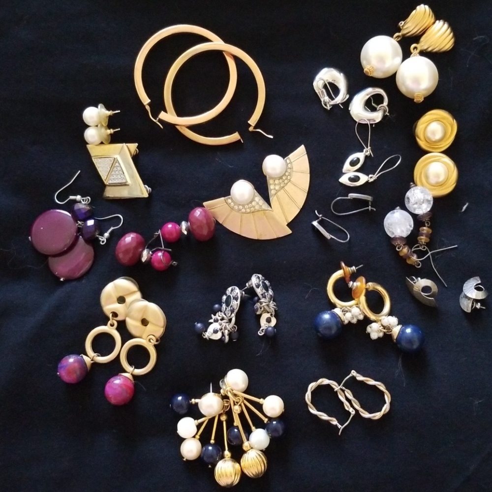 Assorted earrings
